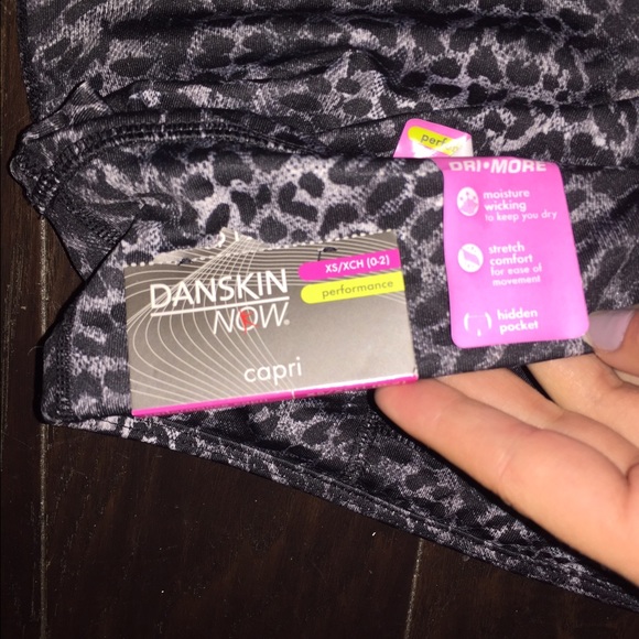 DANSKIN Animal Print Capri Workout Leggings - Picture 2 of 4