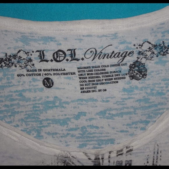 Cute Distressed Style Scoop Neck T-Shirt - Picture 2 of 2