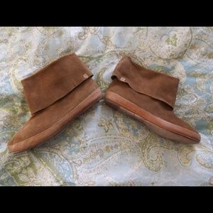 SOLD SOLD SOLD Olukai Auana suede ankle boots