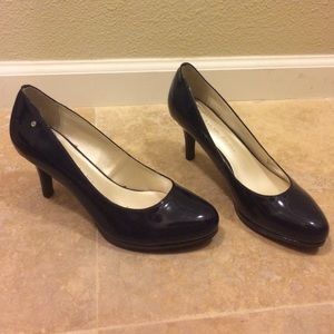 Etienne Aigner navy blue patent leather pumps