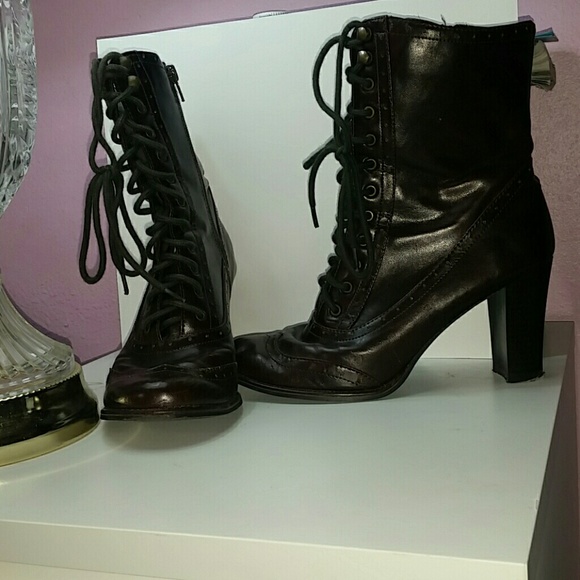 👗 VINTAGE HEELED COMBAT BOOTS 👗