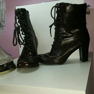 👗 VINTAGE HEELED COMBAT BOOTS 👗