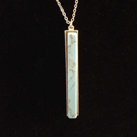 Marble stone pendant on gold tone 27" chain - Picture 2 of 4