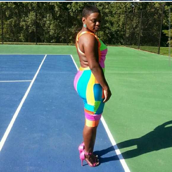 Color Blocked Bodycon Dress - Picture 2 of 6