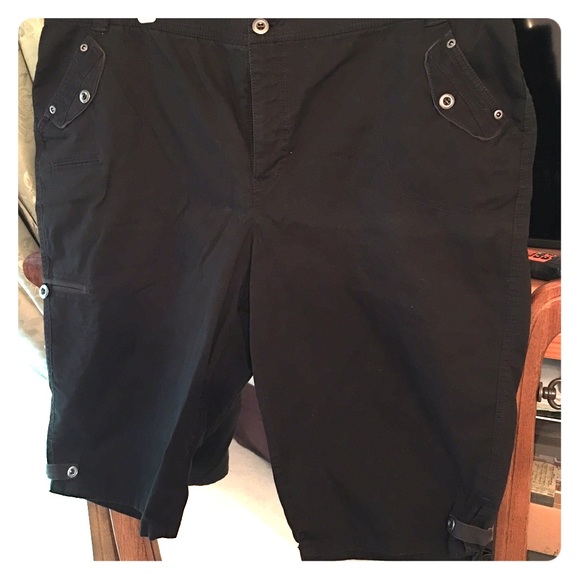 Gloria Vanderbilt size 18 long shorts