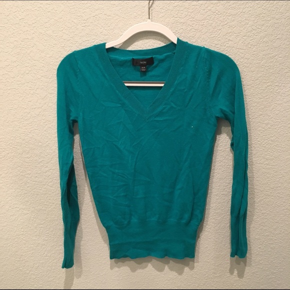 Blue sweater - Picture 1 of 2