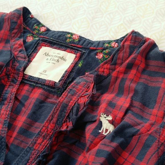 🚫SOLD🚫⭐HP⭐Abercrombie & Fitch Strawstring Shirt - Picture 2 of 4