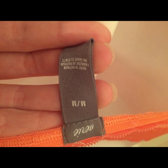 Coral Sheer-back Lace Bandeau - Picture 3 of 4