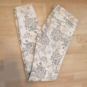 Lovely pattern skinny jeans