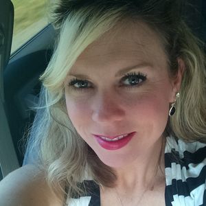 Meet your Posher, Linzi