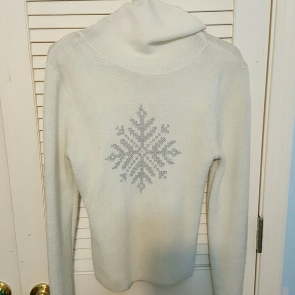 Comfy white turtleneck