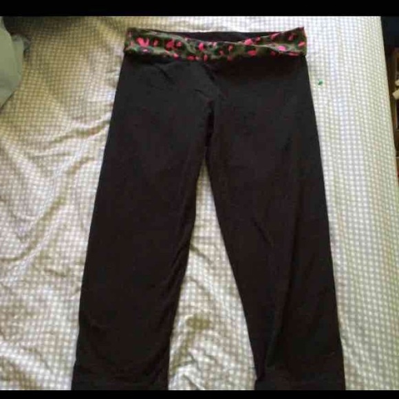 Vs PINK camo leggings