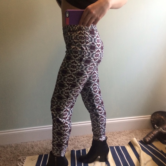 NWOT H&M patterned pants - Picture 3 of 4