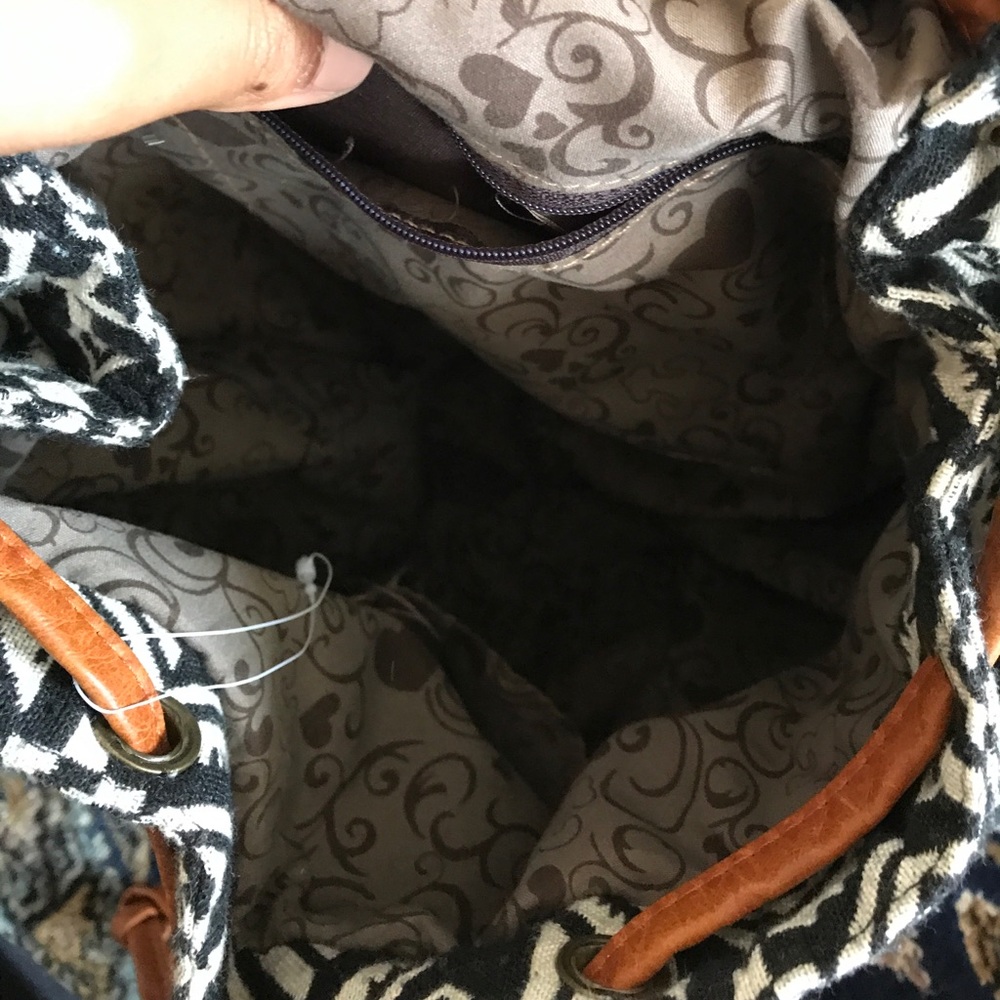 Backpack - Picture 3 of 5