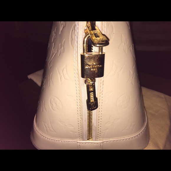 Louis Vuitton Alma GM - Picture 3 of 4