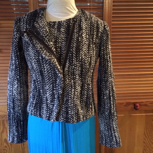 ‼️SALE CAbi Mockingbird Jacket‼️ DONATED @5 PM EST - Picture 3 of 4