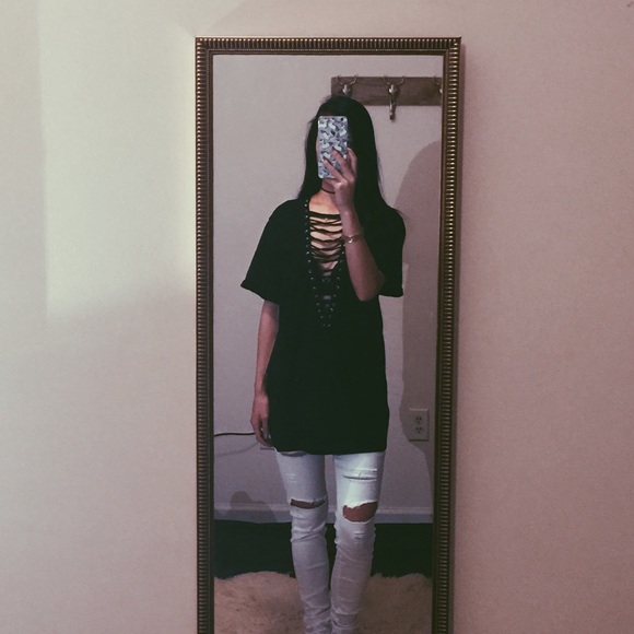 🌚Lace Up Tee - Picture 2 of 2