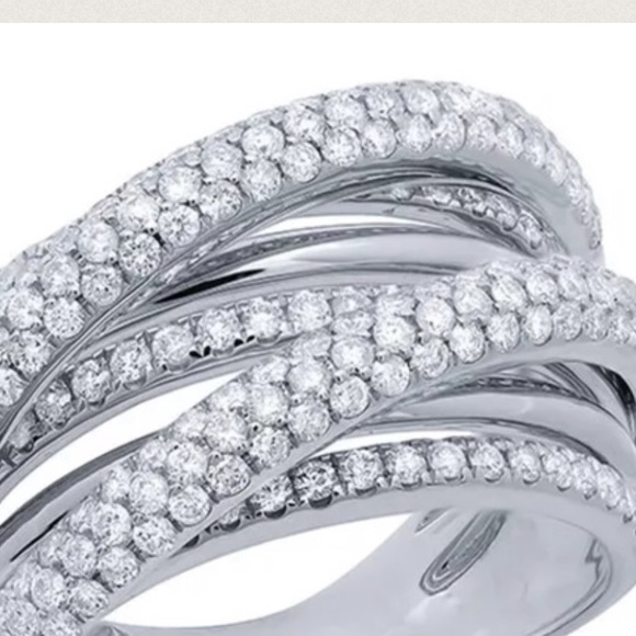 Diamonds Cocktail cross over ring - Picture 3 of 5