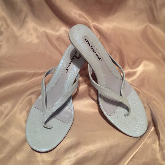 Unlisted Lt blue slides with kitten heel