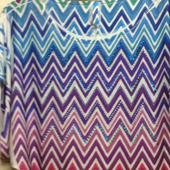 Colorful top - Picture 2 of 3