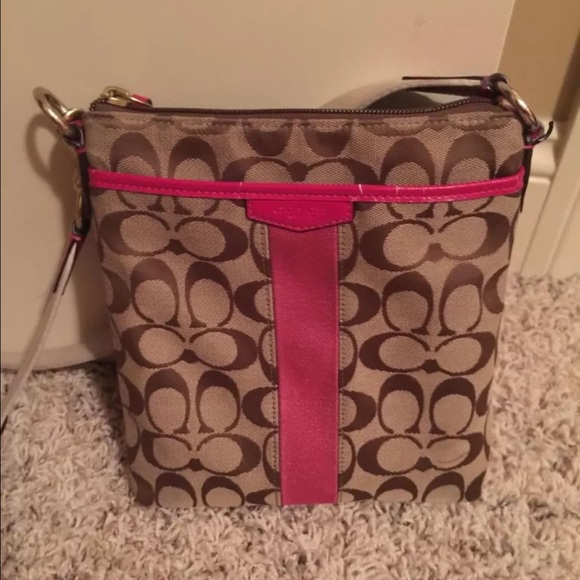 Coach Crossbody - Pre-Owned- REDUCED PRICE!!!! - Picture 2 of 4