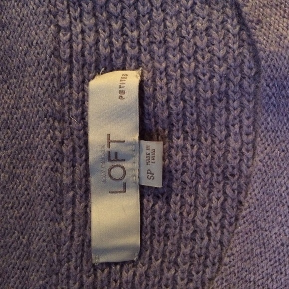 ‼️SALE‼️Ann Taylor Sweater DONATED AT 5 PM EST - Picture 4 of 4