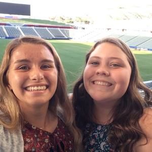 Meet your Posher, Emily