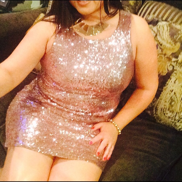 Dress - Picture 1 of 4