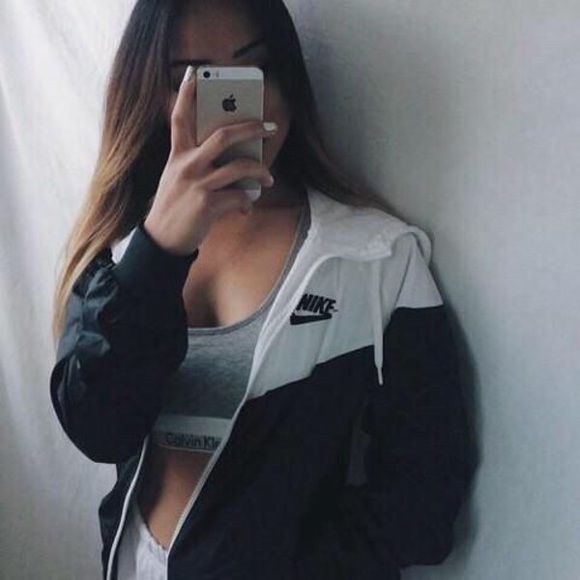 Nike Windbreaker Colorblock Black and White