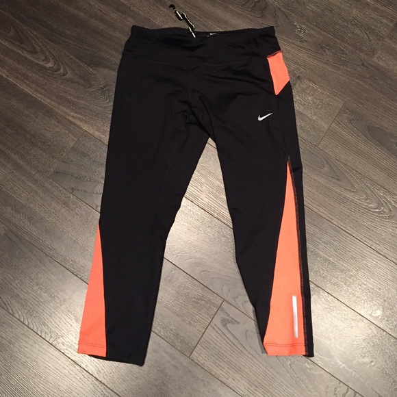 Nike crop workout pants. Size medium