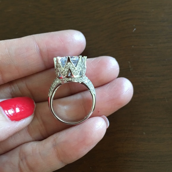 6 carat 925 Sterling Silver 12mm CZ stone - Picture 2 of 4