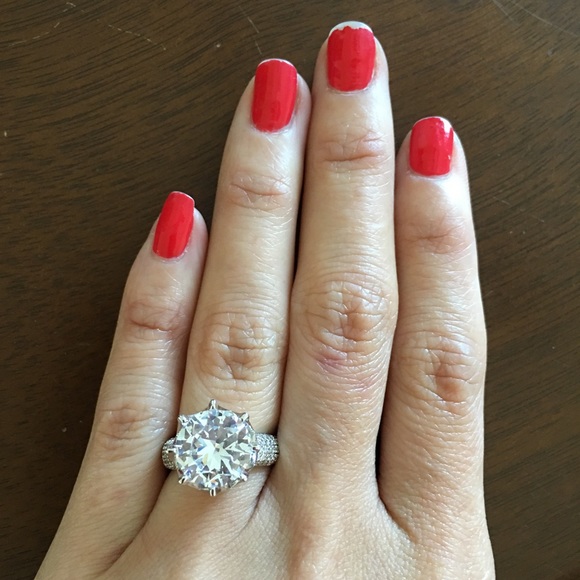 6 carat 925 Sterling Silver 12mm CZ stone - Picture 3 of 4