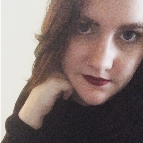 Meet your Posher, Karina - Picture 4 of 4