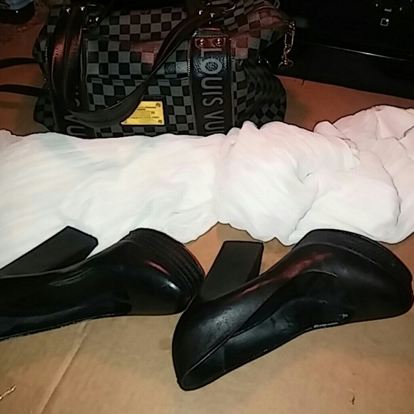 TROUVE women size 8 black leather platform pumps