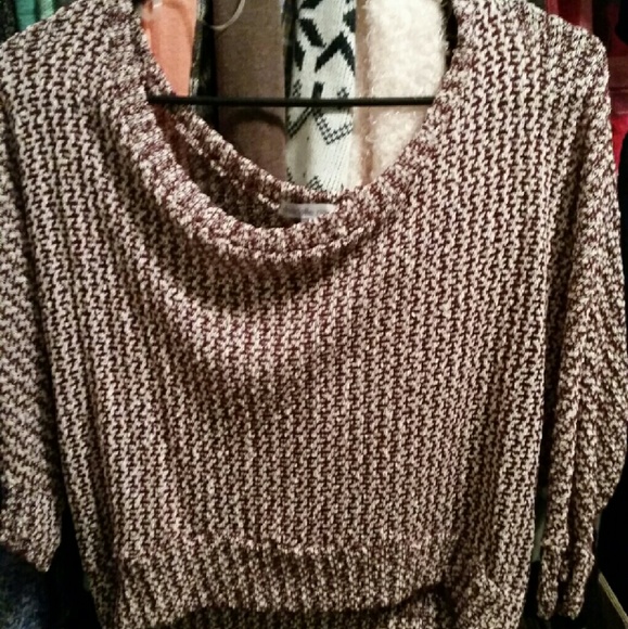 White and maroon knit sweater - Picture 1 of 1