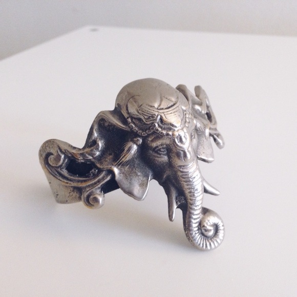 {{SOLD}} Stylish Silver Elephant Cuff