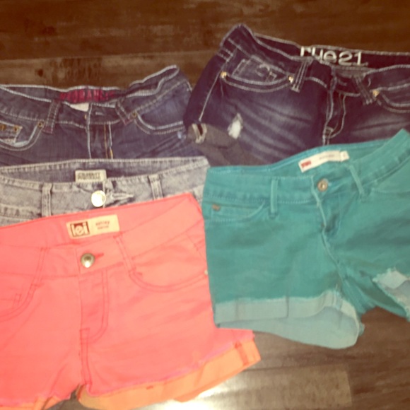 Short bundle all have stretch to them