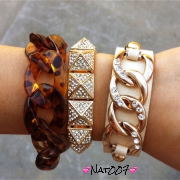 Gold Chain Faux Leather Ivory Bracelet. - Picture 2 of 2