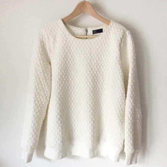 Gap / quilted sweatshirt with zipper back detail