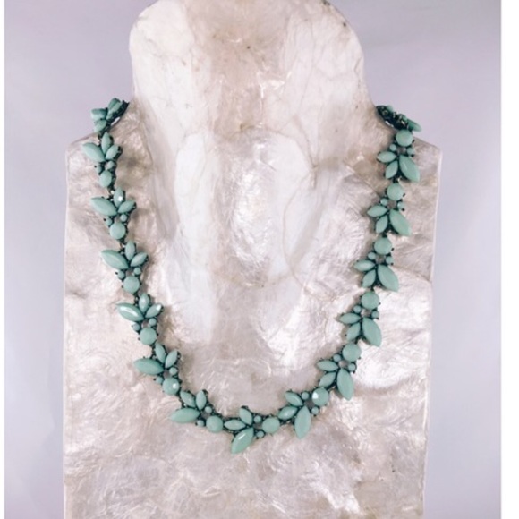 Mint Ivy Necklace - Picture 4 of 5