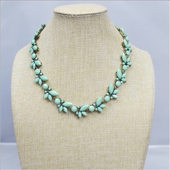 Mint Ivy Necklace - Picture 3 of 5