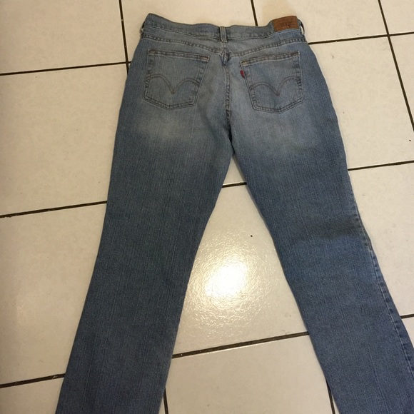 Levis - Picture 2 of 2
