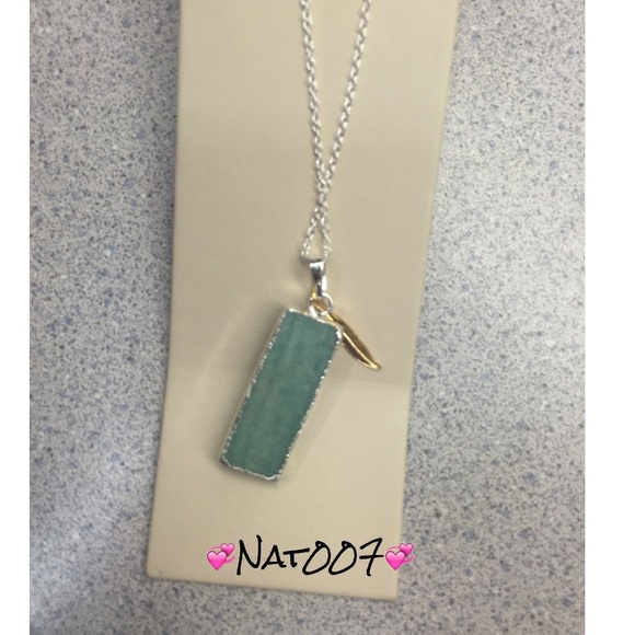 Sterling Silver Faceted Agate Druzy Bar Pendant.