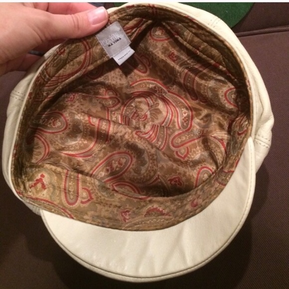 💋SOLD Paperboy hat - Picture 2 of 3
