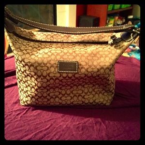 Coach signature cosmetics bag fabulous condition