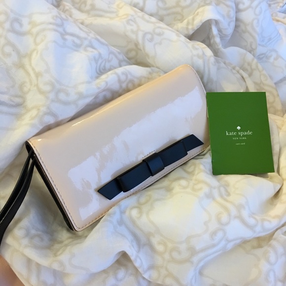 ❌SOLD❌NWT Kate Spade Mara Chelsea Park Wristlet