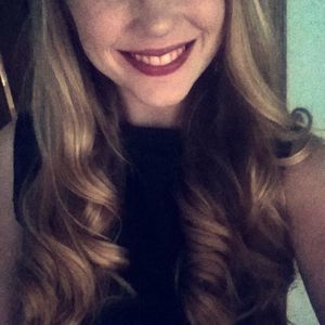 Meet your Posher, Kayla