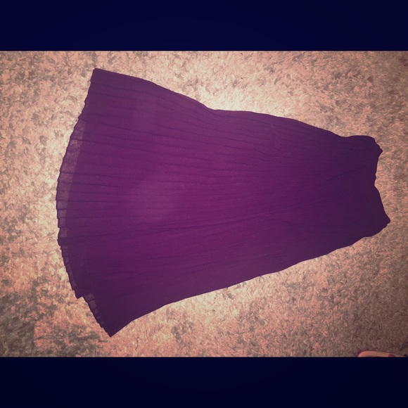Vs knife pleated maxi skirt