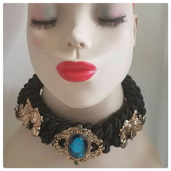 Beautiful Choker/Necklace⭐️HP⭐️💋