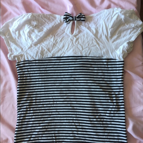 One piece top - Picture 2 of 3